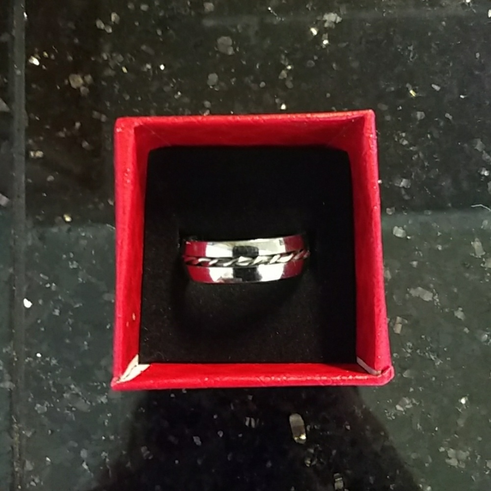 Sz. 6 Stainless Steel Inlaid Chain Ring